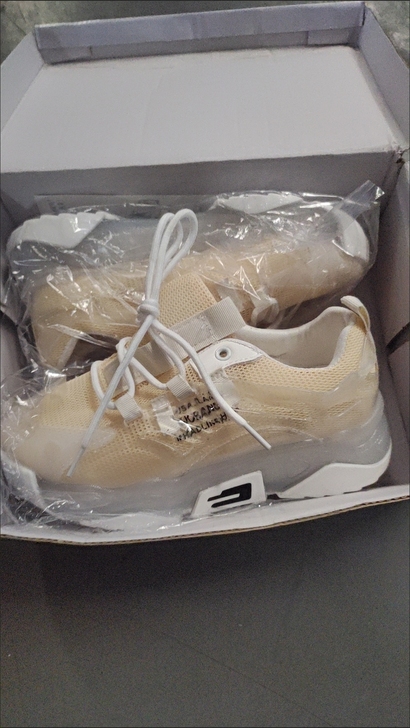 〖清仓处理〗秋季女款包跟运动休闲鞋2021...