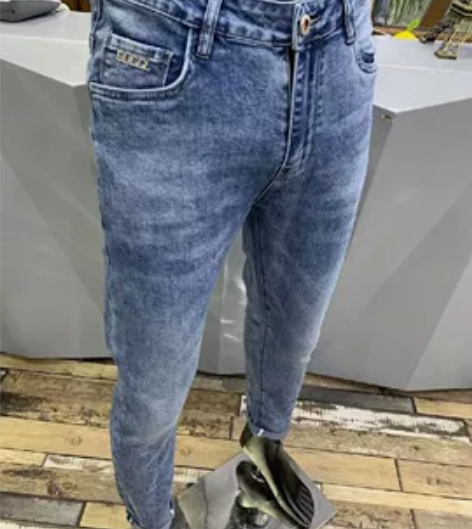 闲置男牛仔裤，31码，买回来穿了一次。不喜...