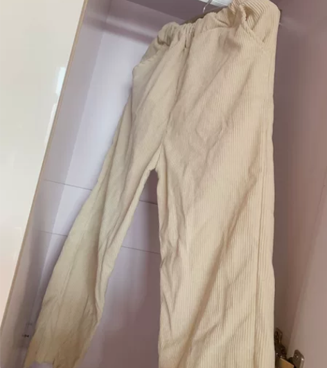 包邮～灯芯绒米白色阔腿裤 放在衣柜太久了 ...