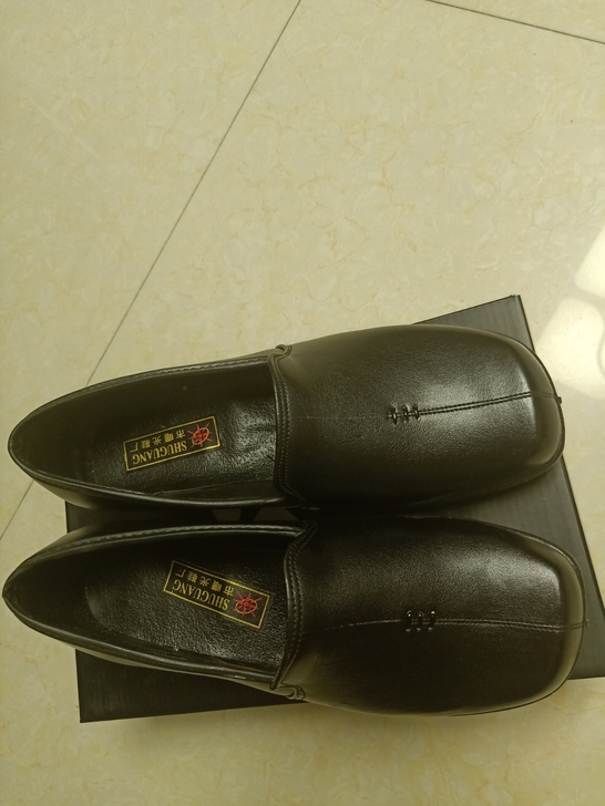 女式皮鞋,全新正品,款式不夹脚,休闲方便,...