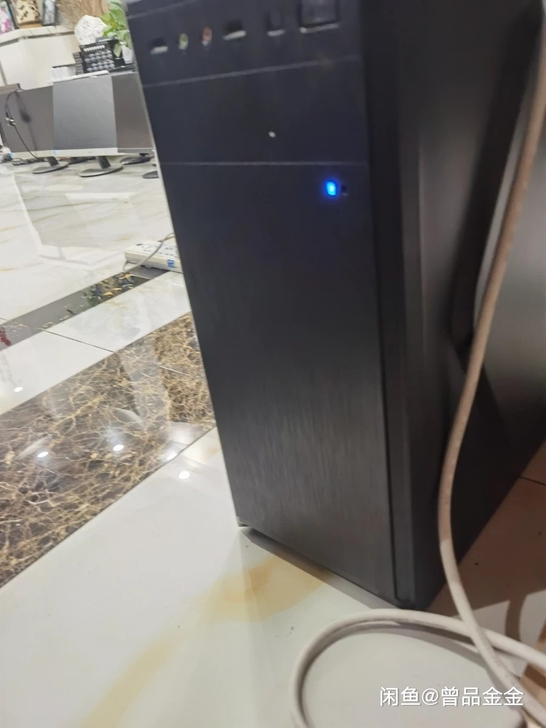 台式组装机一个。