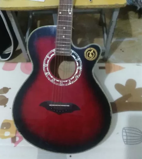 吉他，120看，可讲价 感兴趣的话点“我想...