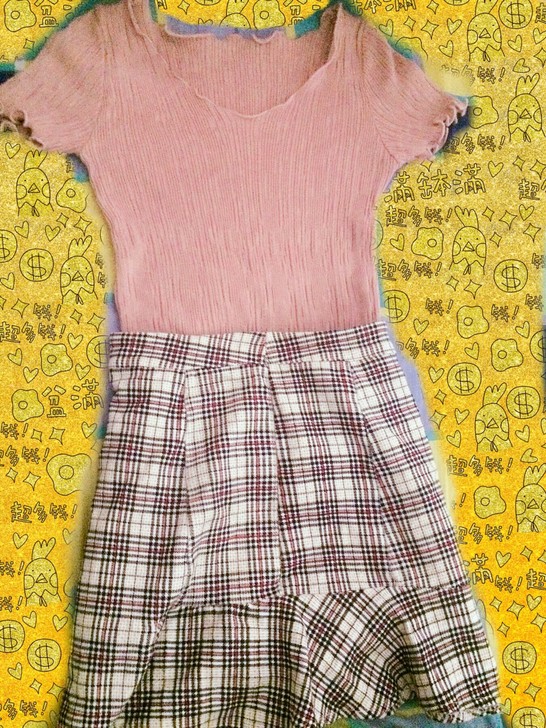 一套的价格V领短袖T恤波浪边花边素色+格子...