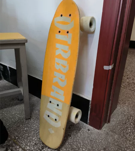 小鱼板 不包邮 请直拍 非常顺滑 滑起来没...