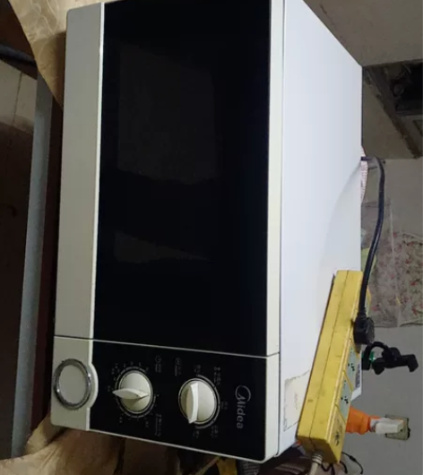 美的微波炉，旧的，功能正常 感兴趣的话点“...