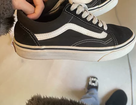 vans 经典板鞋 买了很久了 但其实没穿...