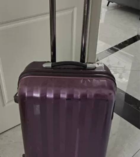 旅行箱24寸,家里旅行箱多送给需要的朋友,...