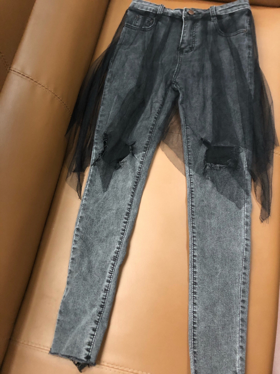浅灰色破洞牛仔裤铅笔裤网纱半裙假两件