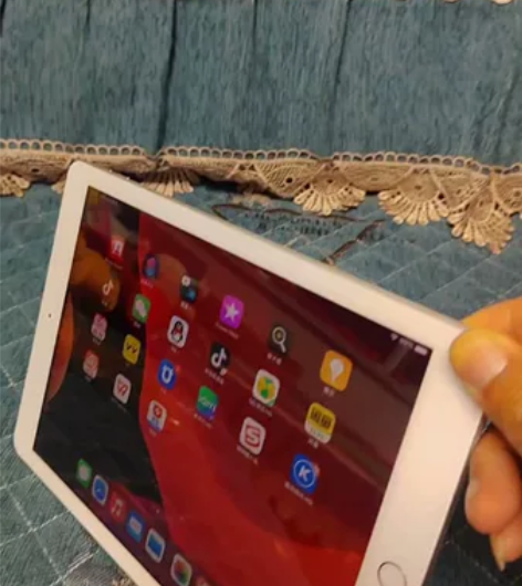 个人自用iPad 2018款 32G 银色...