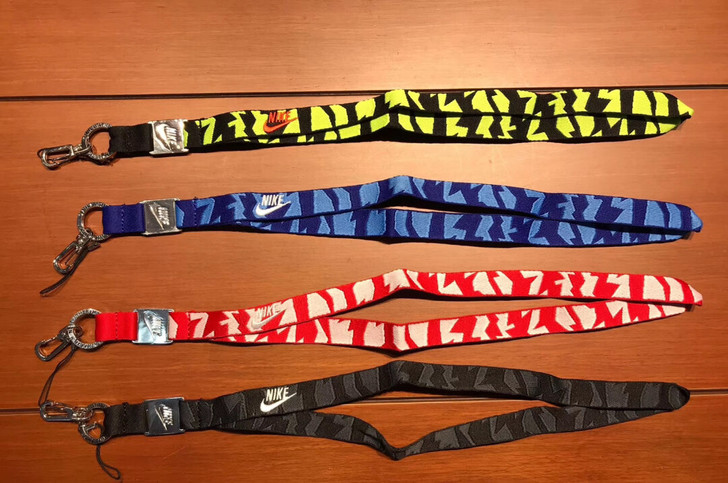 NIKE挂绳新增四个颜色到货，全新包装完好...