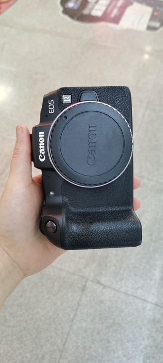 佳能EOSRP机身，原装电池充电器背带，外...