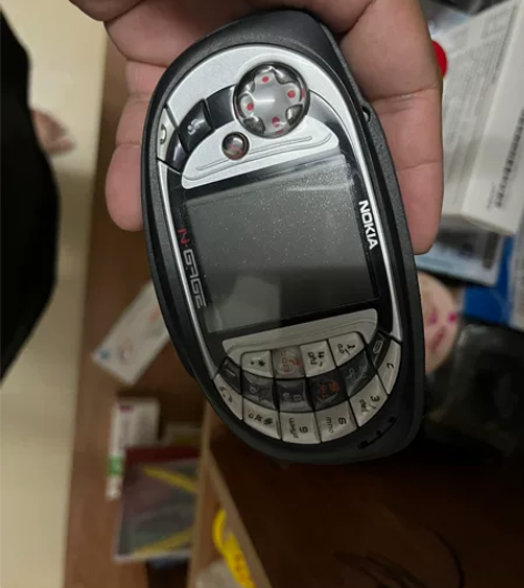 诺基亚QD 没有内存卡，可以通电，可以用，...