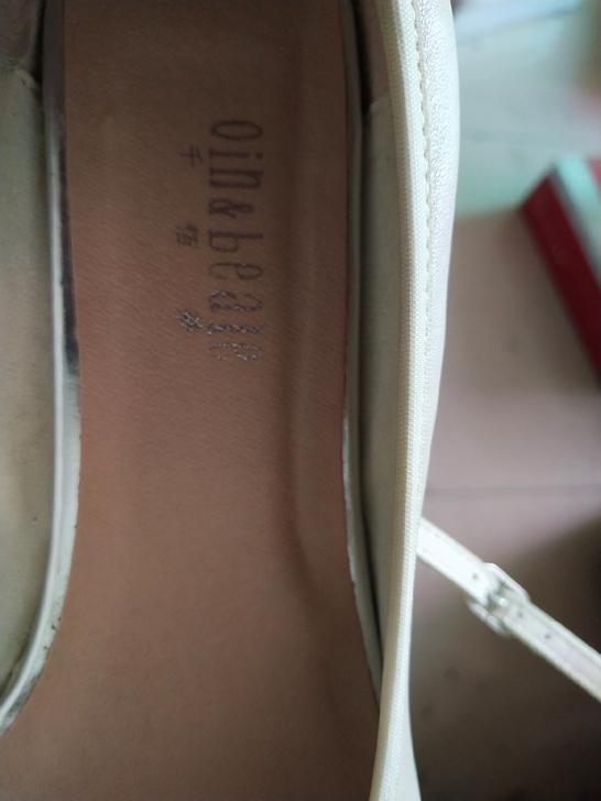 千百莉女中跟皮鞋 原价300多买的,穿着的...