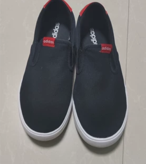 adidas网球文化休闲鞋，官网买的，正品...