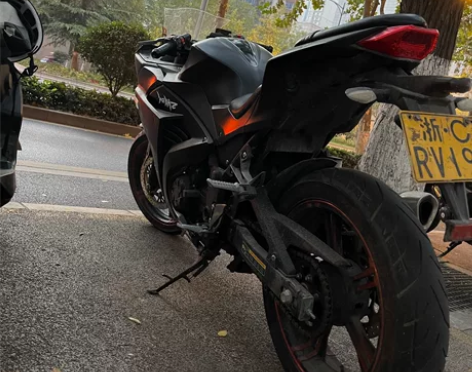 国产v6    200CC 车子电瓶有点亏...