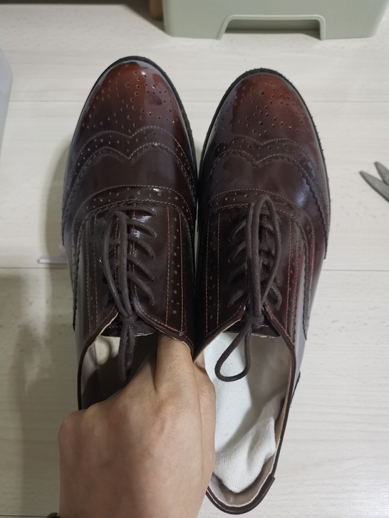 40码全新布洛克皮鞋. 棕咖色～雕花好～ ...