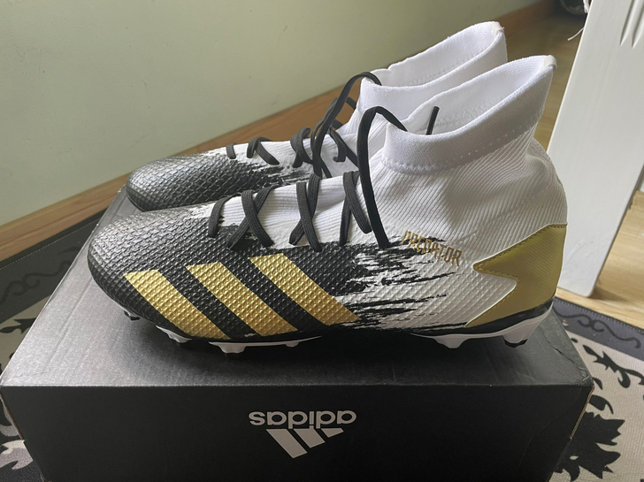 品名:Adidas Predator 20...