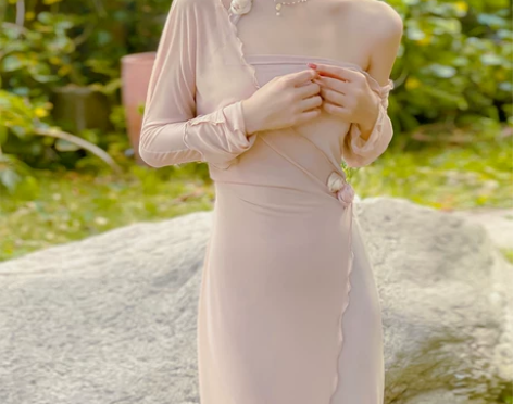 肖夫人小众设计连衣裙女2021春季新款轻熟风性感… 颜色分类... 肖夫人小众设计连衣裙女2021春季新款轻熟风性感… 颜色分类...