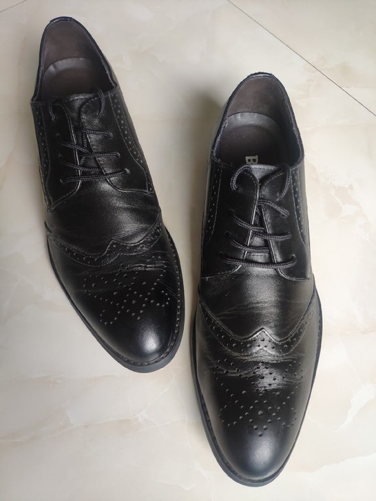 布洛克皮鞋,40码,适合Nike41的脚,...