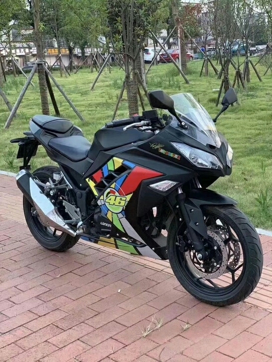 出门工作了没时间玩车了,现低价出售一台,小...