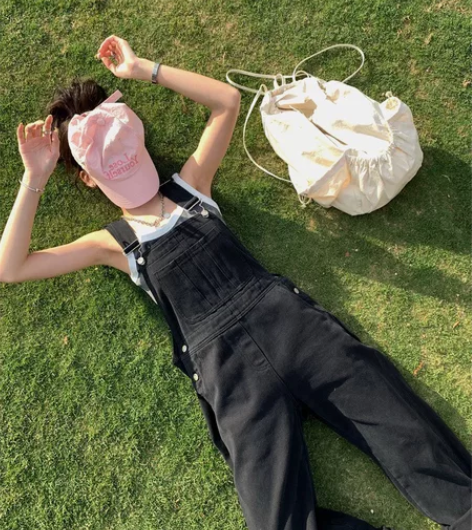 背带牛仔裤 直筒版型 长裤 无弹纯黑 需要...