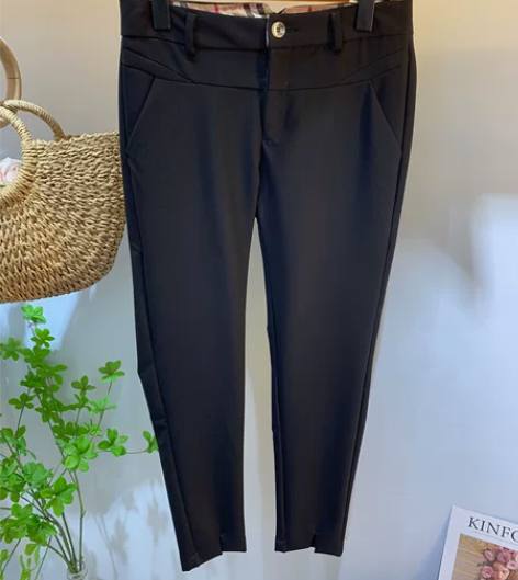 品牌铅笔裤小脚裤，显瘦面料好，还有L号2尺...