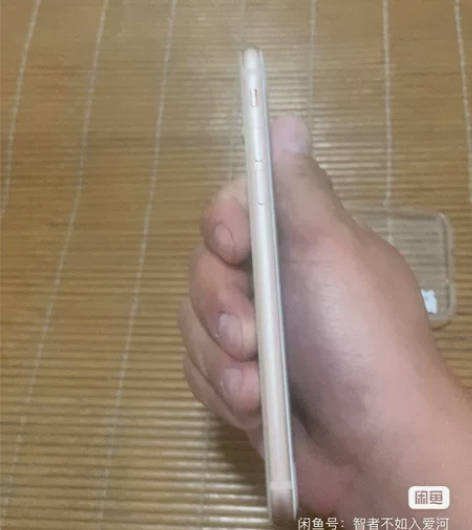 苹果8 美版无锁 64g 后玻璃裂了 换过...