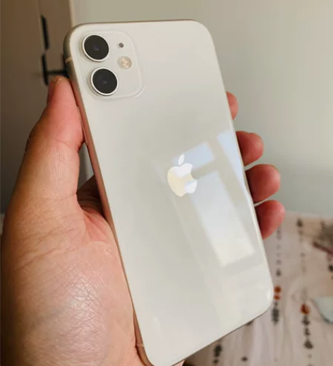 媳妇一手苹果11白色国行128g,ios1...