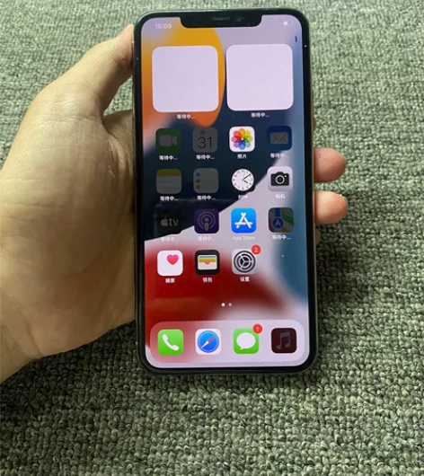 iPhone 11ProMax，国行64G...