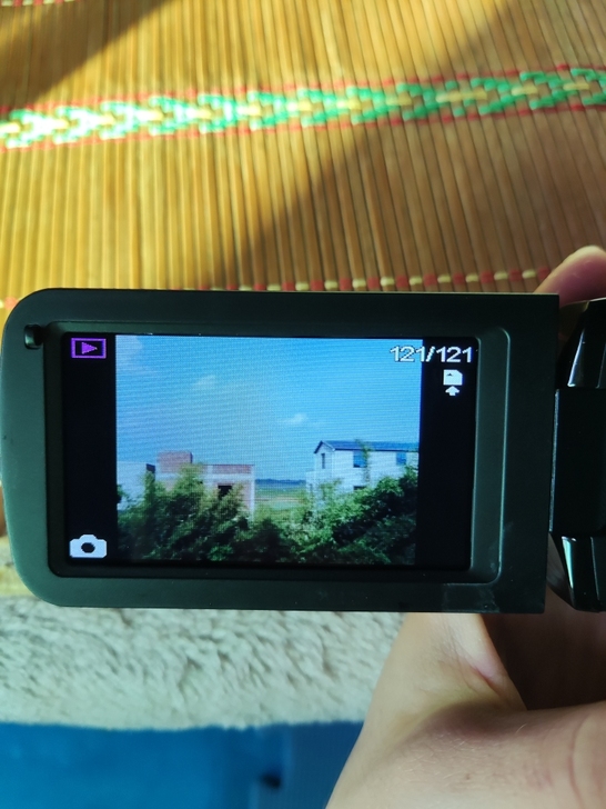 数码摄像机买了两个月了没有用过几次，想转卖...