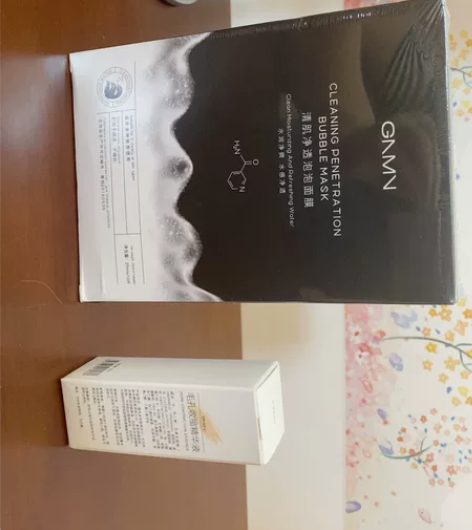 未拆封泡泡面膜+全新毛孔收缩精华液出闲置了...