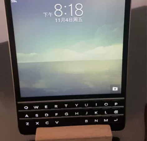 黑莓passport Q30。 成色如图...