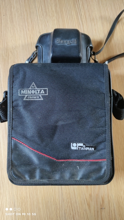 海鸥205相机壹只，DF-1相机壹只，全旧...