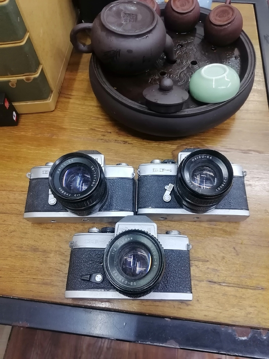 海鸥照像机三部,可使用,没毛病,包完好无损...