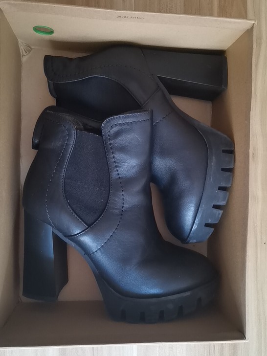 风那图小码34码高跟鞋,很新的,也是好皮子