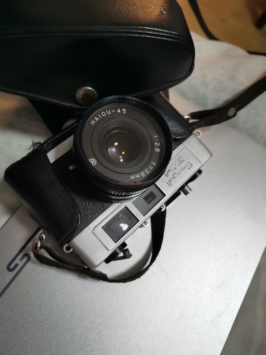 海鸥老机械相机,功能正常。