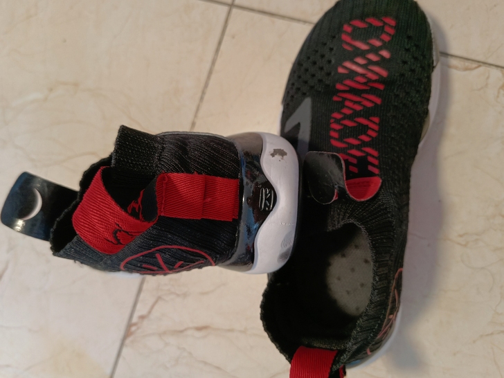 李宁夏季网面篮球鞋，商场购入，内长21cm