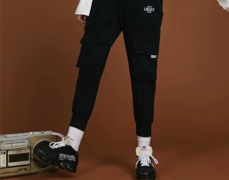 出各种裤子 工装裤 背带裙 黑白牛仔热裤 ...