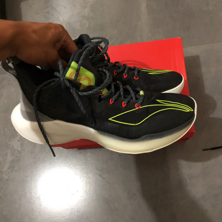 音速8 43码 正品（无原盒）没穿过几次 ...