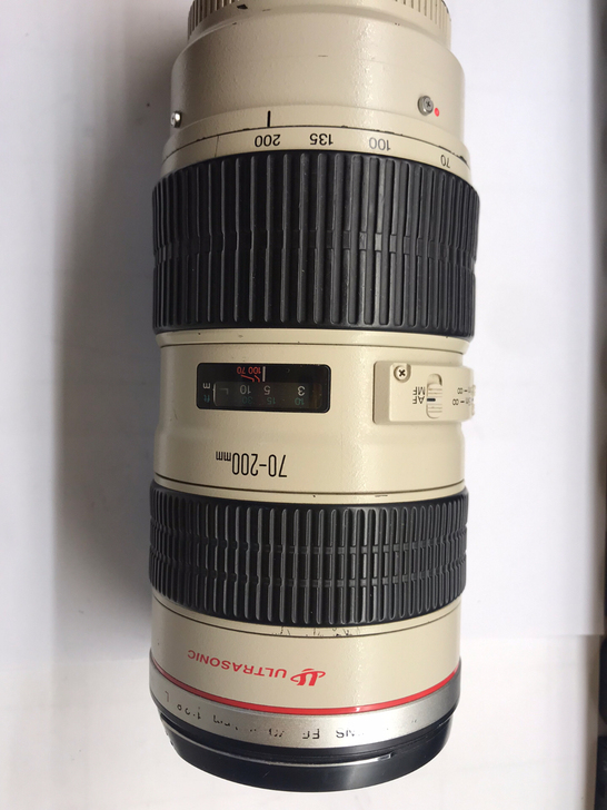 佳能70 200f2.8，功能正常，前镜筒...