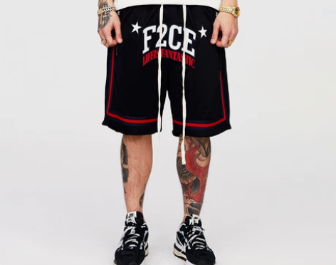 ?F2CE时尚撞色拼接刺绣透气网眼运动短裤...
