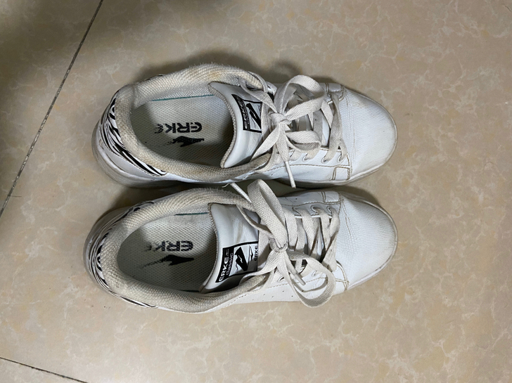 鸿星尔克小白鞋38码