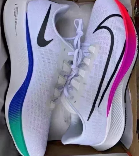 Nike耐克飞马zoom跑鞋 彩虹鸳鸯配色...