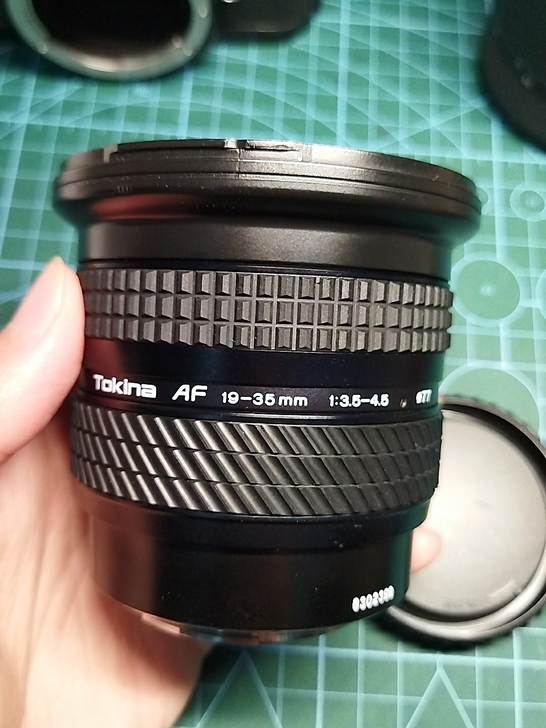 索尼a口图丽19-35f3.5-4.5。