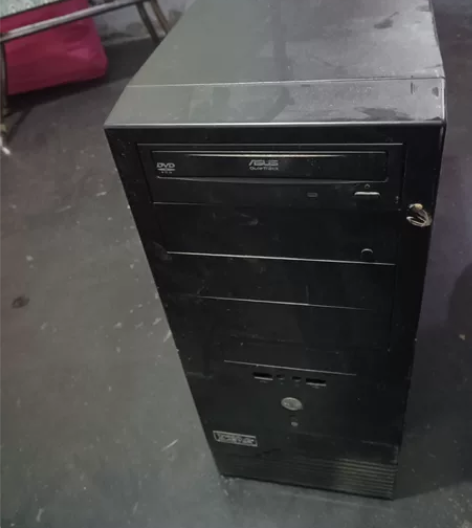 台式电脑主机十显视频一套，电源线，连接显视...