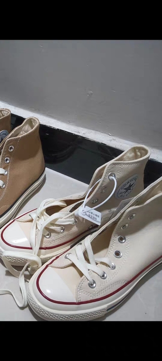 出一双匡威1970s白色高帮，朋友送的，应...