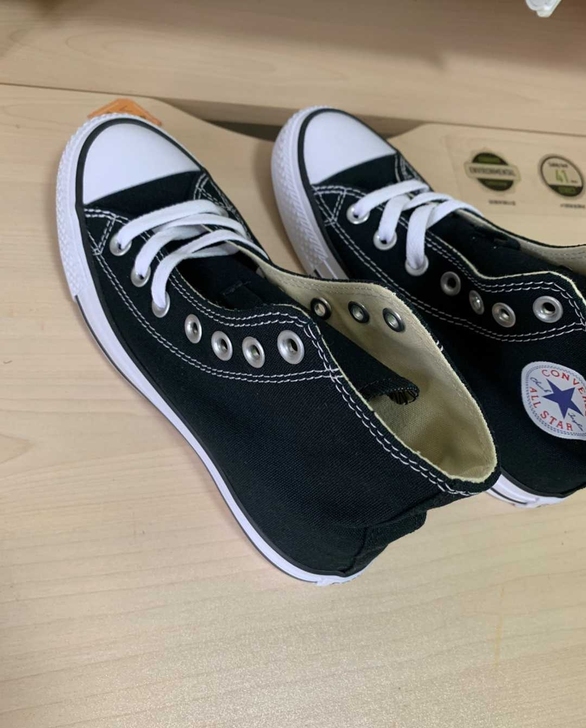 匡威帆布鞋经典款高帮，黑色36码，全新正品...