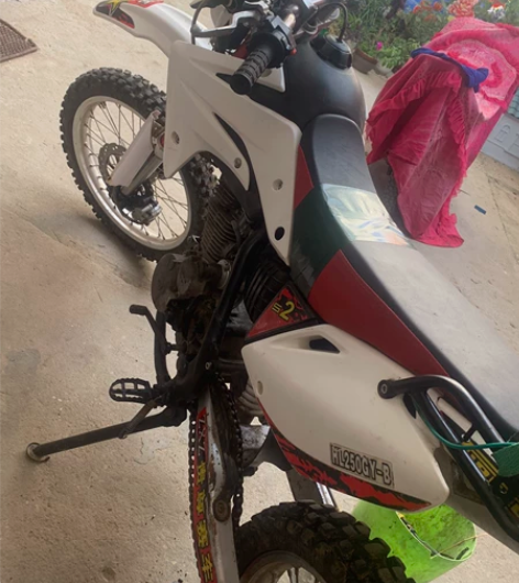 贵遵越野摩托车闲着几千公里有需要联系 感兴...