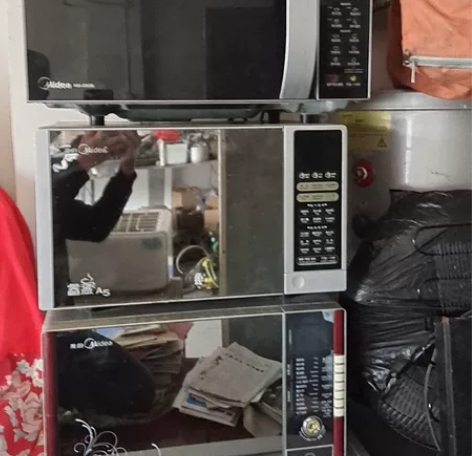 美的微波炉  有三台，先到先挑 感兴趣的话...