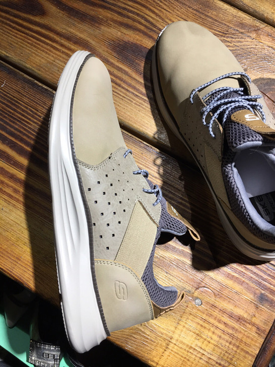 Skechers轻便一脚蹬皮鞋 品牌:Sk...